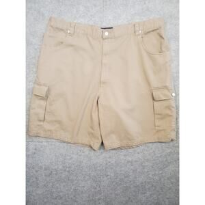 Men's Roundtree & Yorke Men's Size 44 Khaki Cargo Shorts